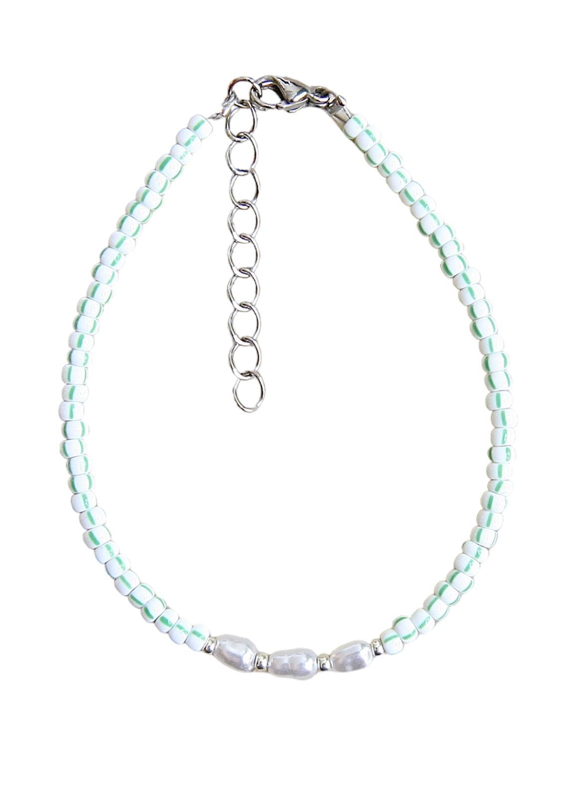 groen-witte drie parelarmband