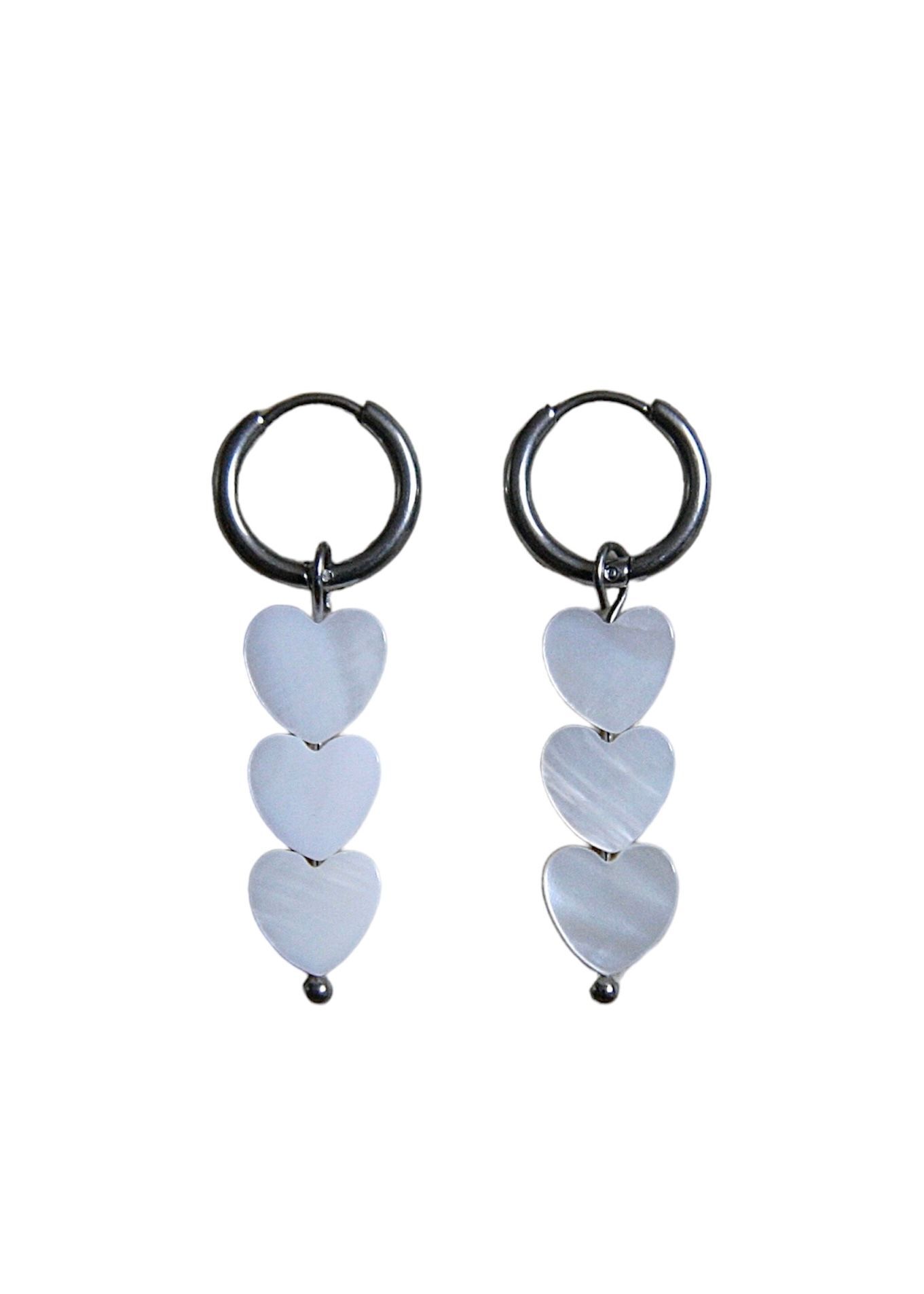 drie hartjes oorbellen