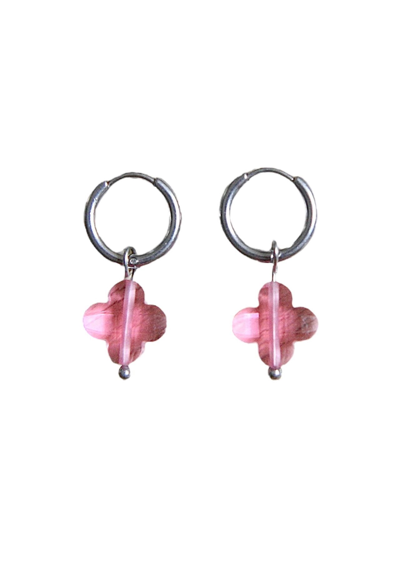 Roze clover oorbellen