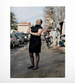 Alessandra Sanguinetti – Le Gendarme Sur La Colline