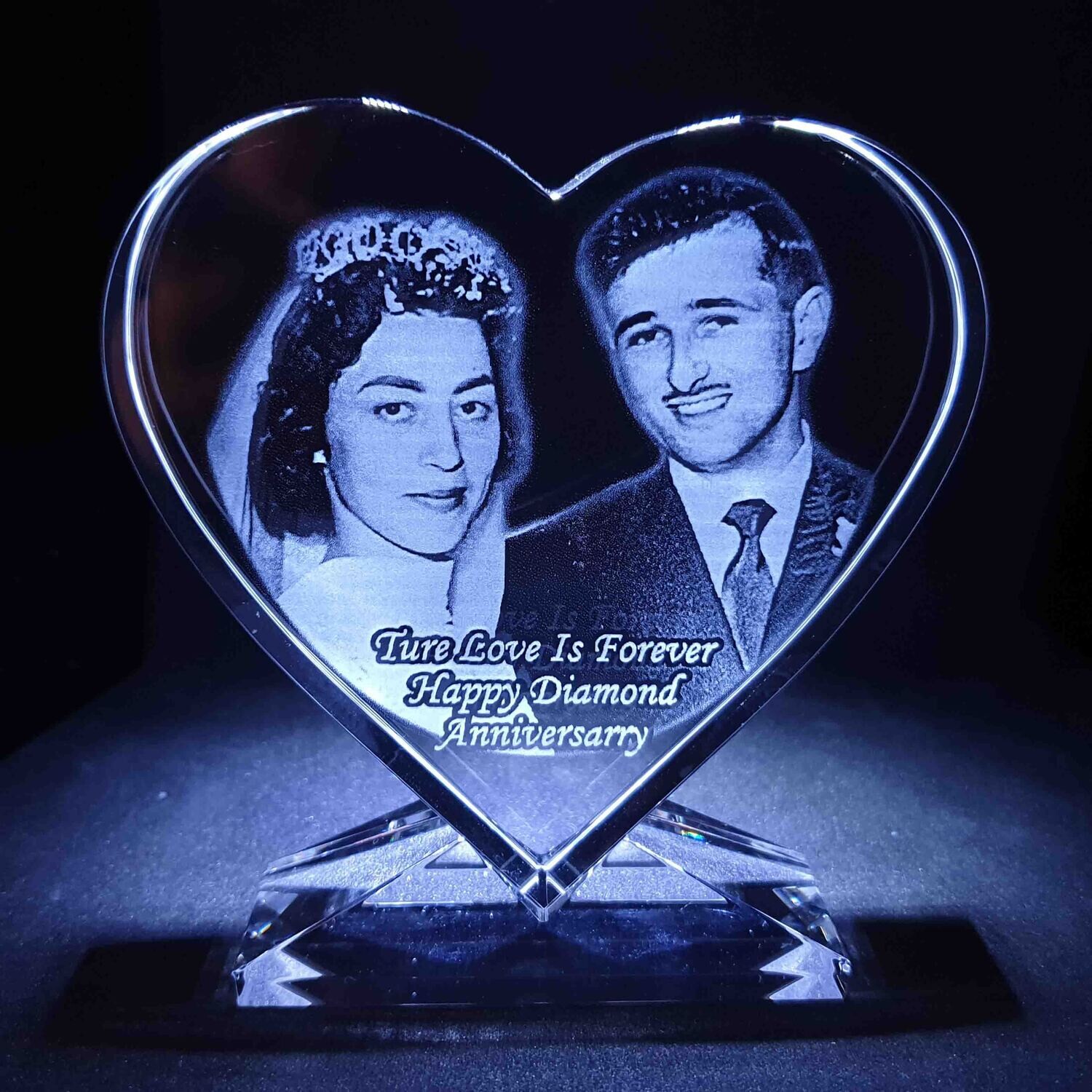 HEART ON STAND 100X100X20 MM ( 2D )