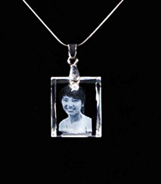 CRYSTAL SQUARE PENDENT 20*28*5 MM