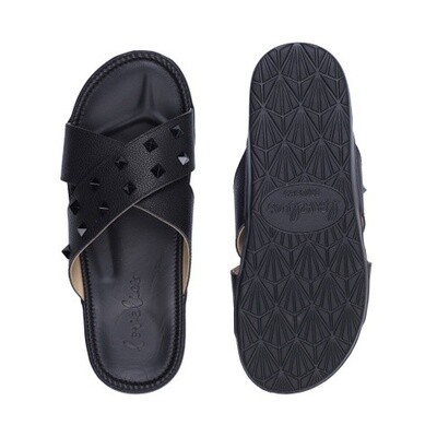 Loto - Cross leather sandal w/ rivets