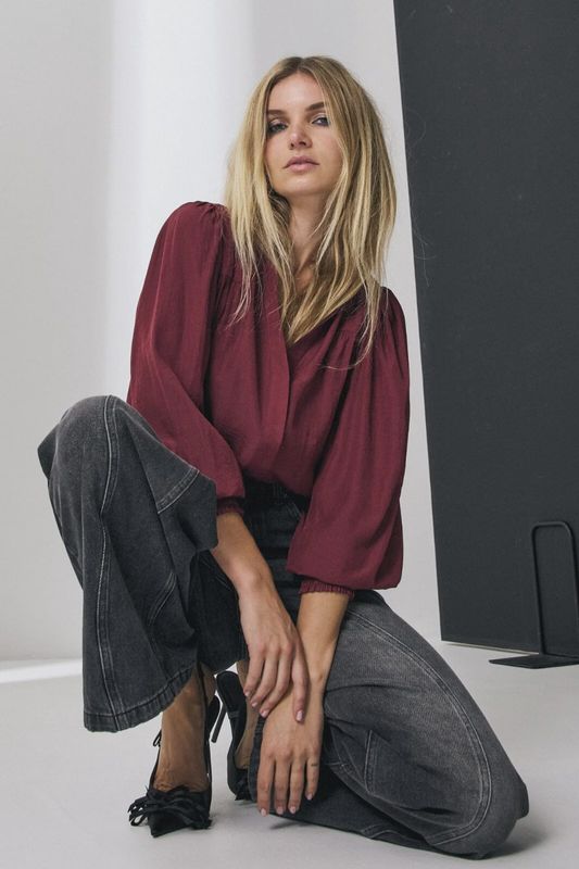 Petra V Shirt