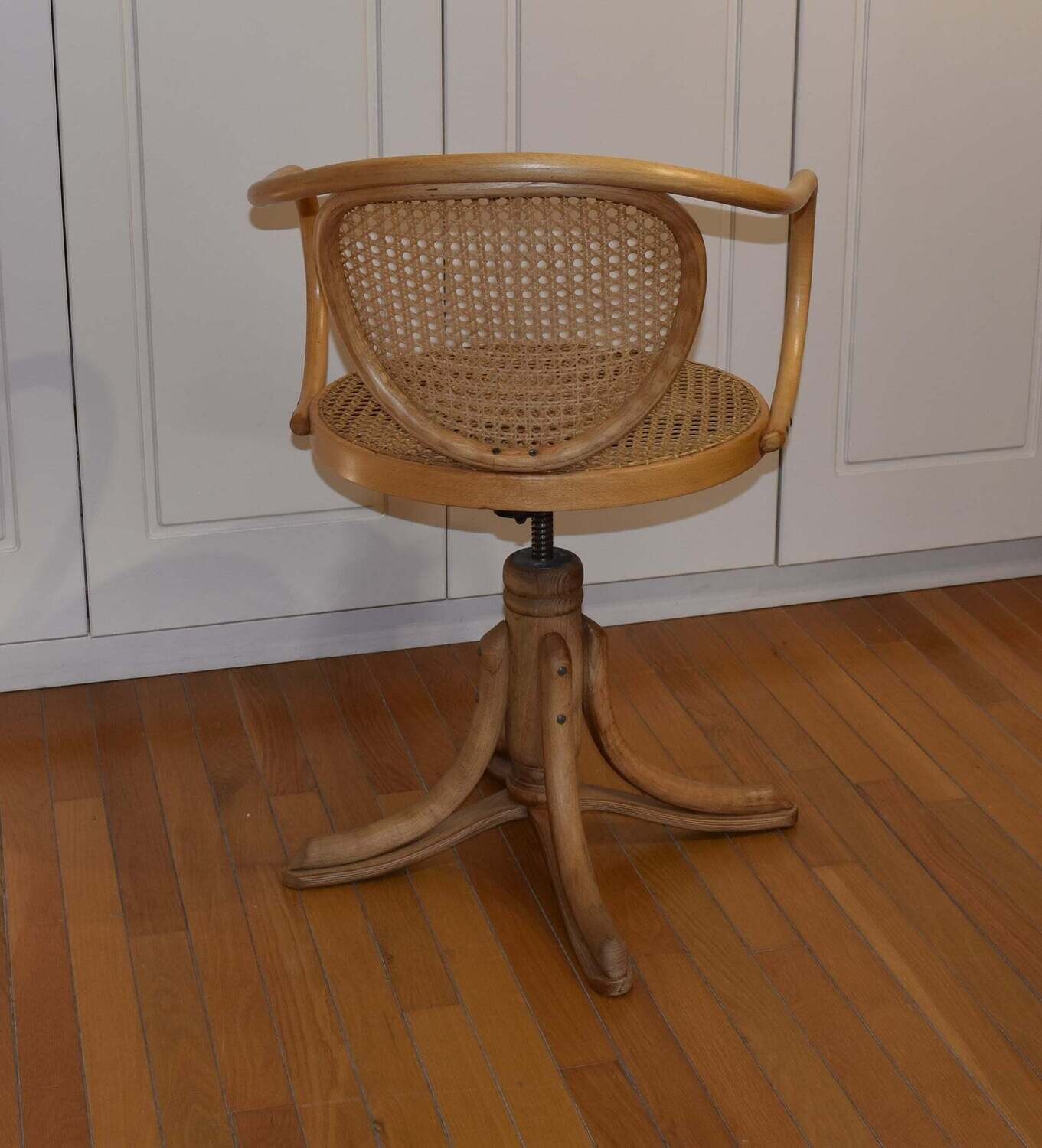 THONET FAUTEUIL PIVOTANT