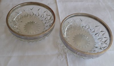PAIRE DE COUPES A FRUITS