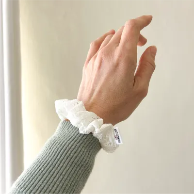 Small Diamond White Lace Scrunchie