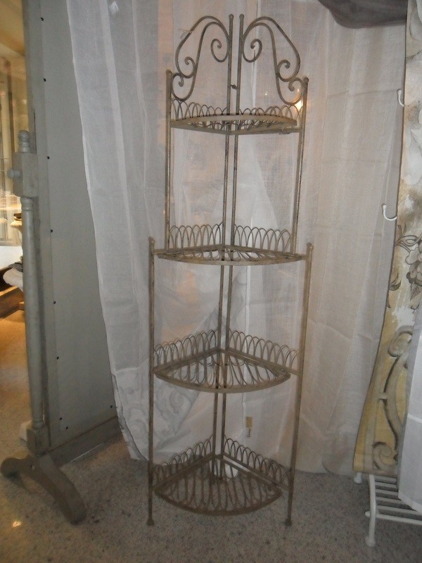 ETAGERE AD ANGOLO in FERRO BATTUTO