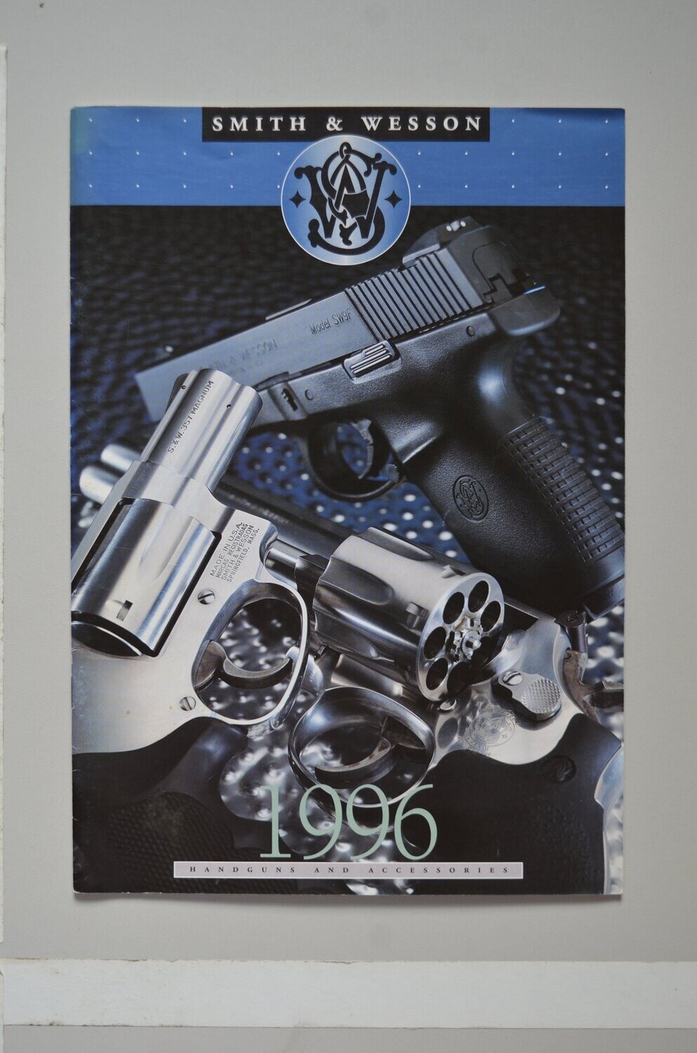 Smith & Wesson Product catalogue 1996