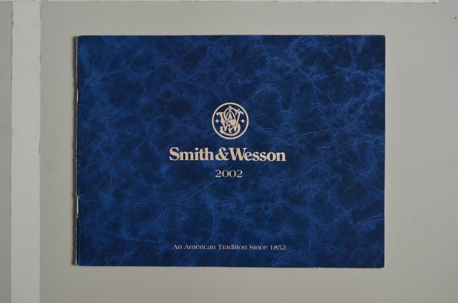 Smith & Wesson Product catalogue 2002