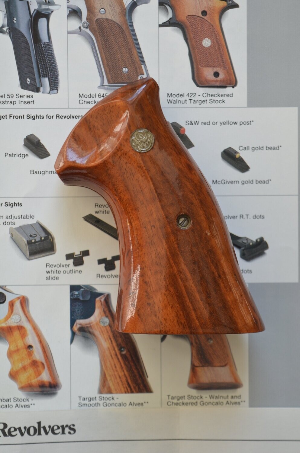 S&W	Grips