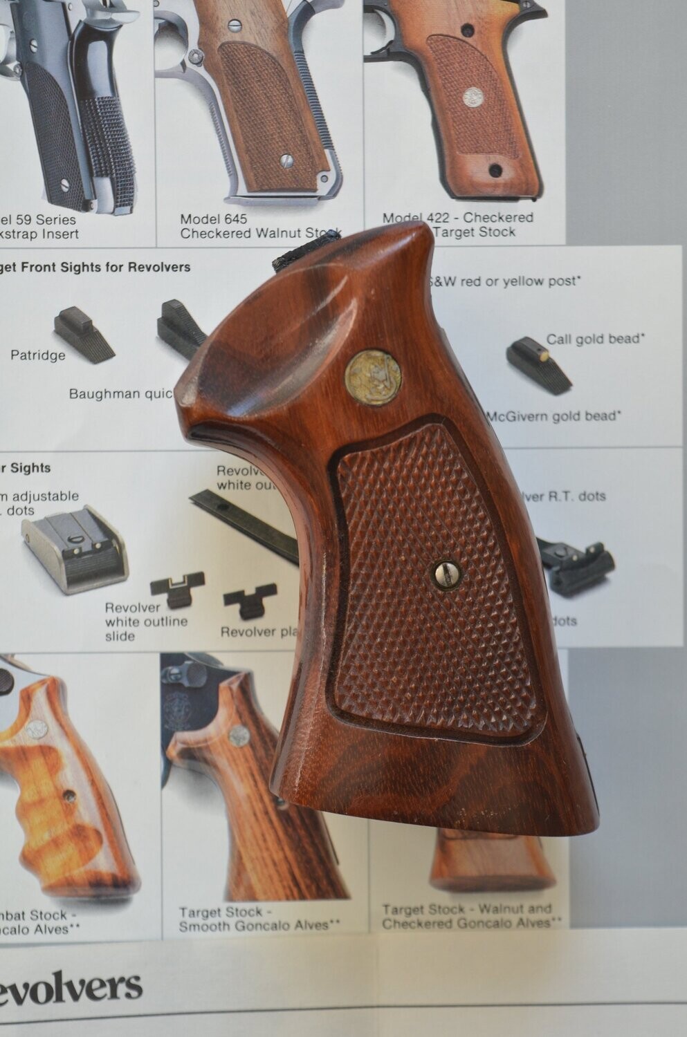 S&W	Grips