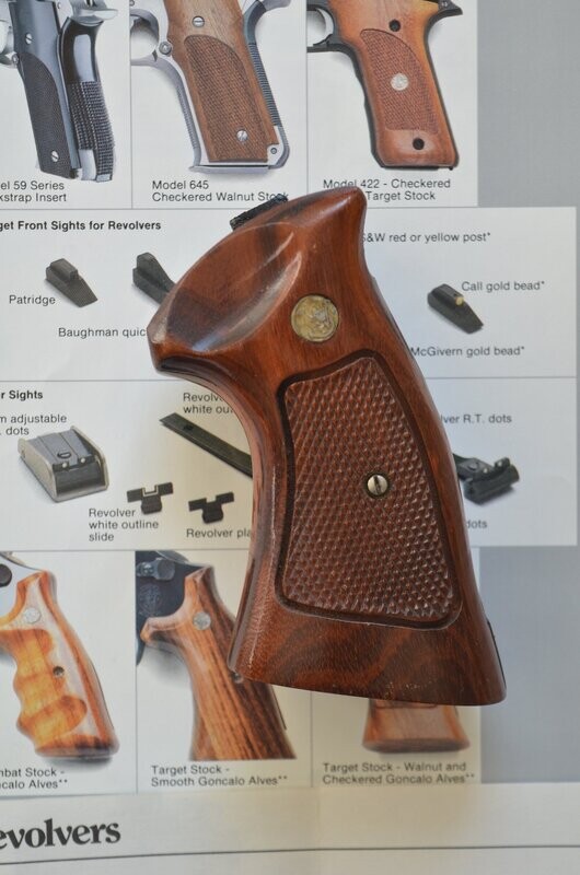 S&W	Grips