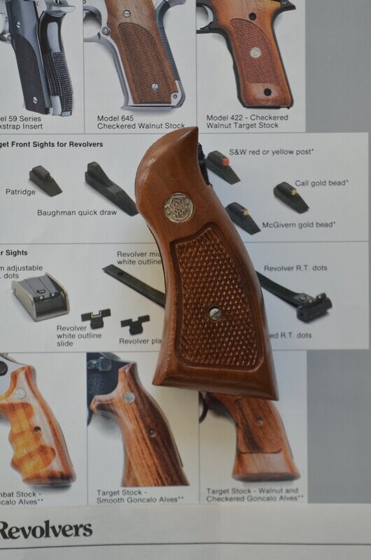S&W	Grips