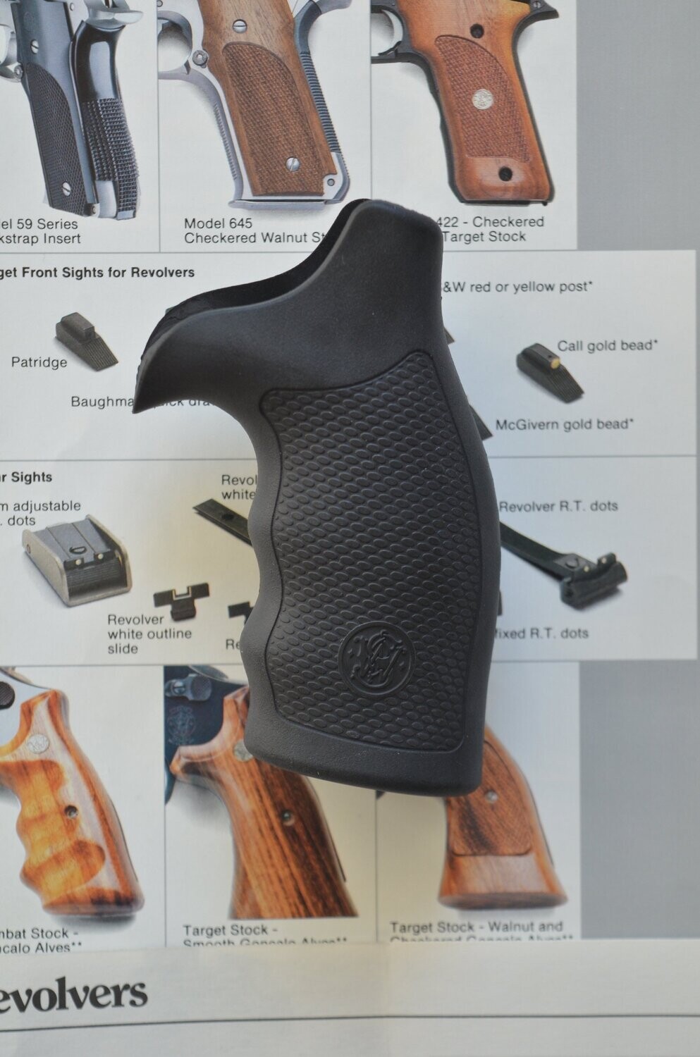 S&W	Grips