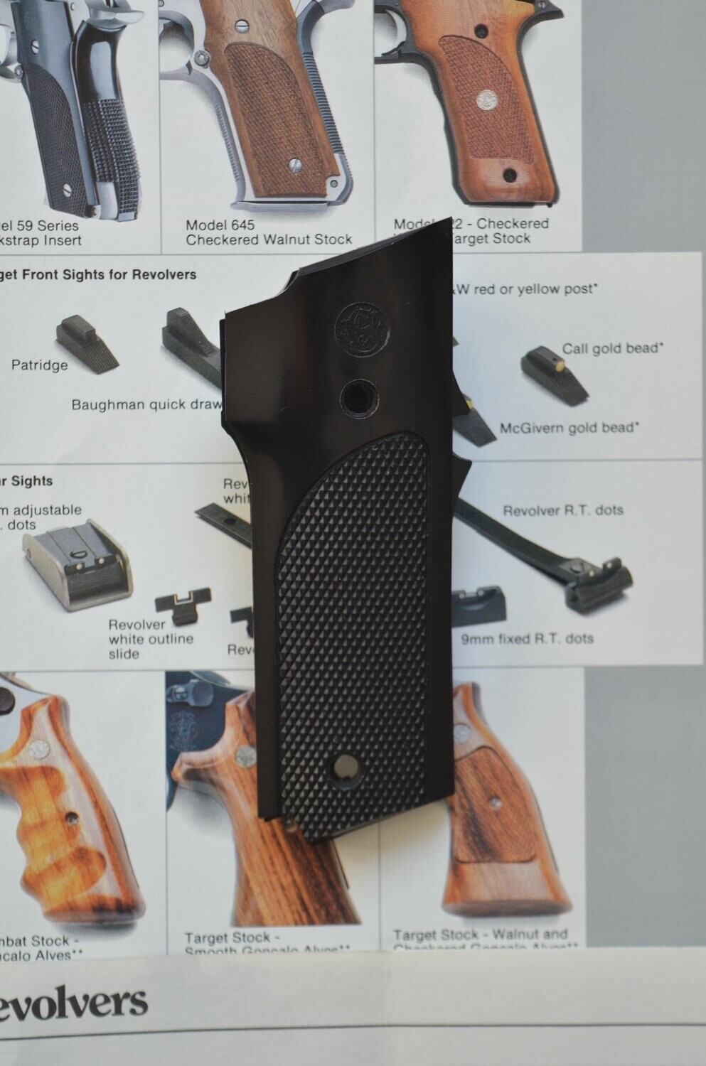 S&W	Grips