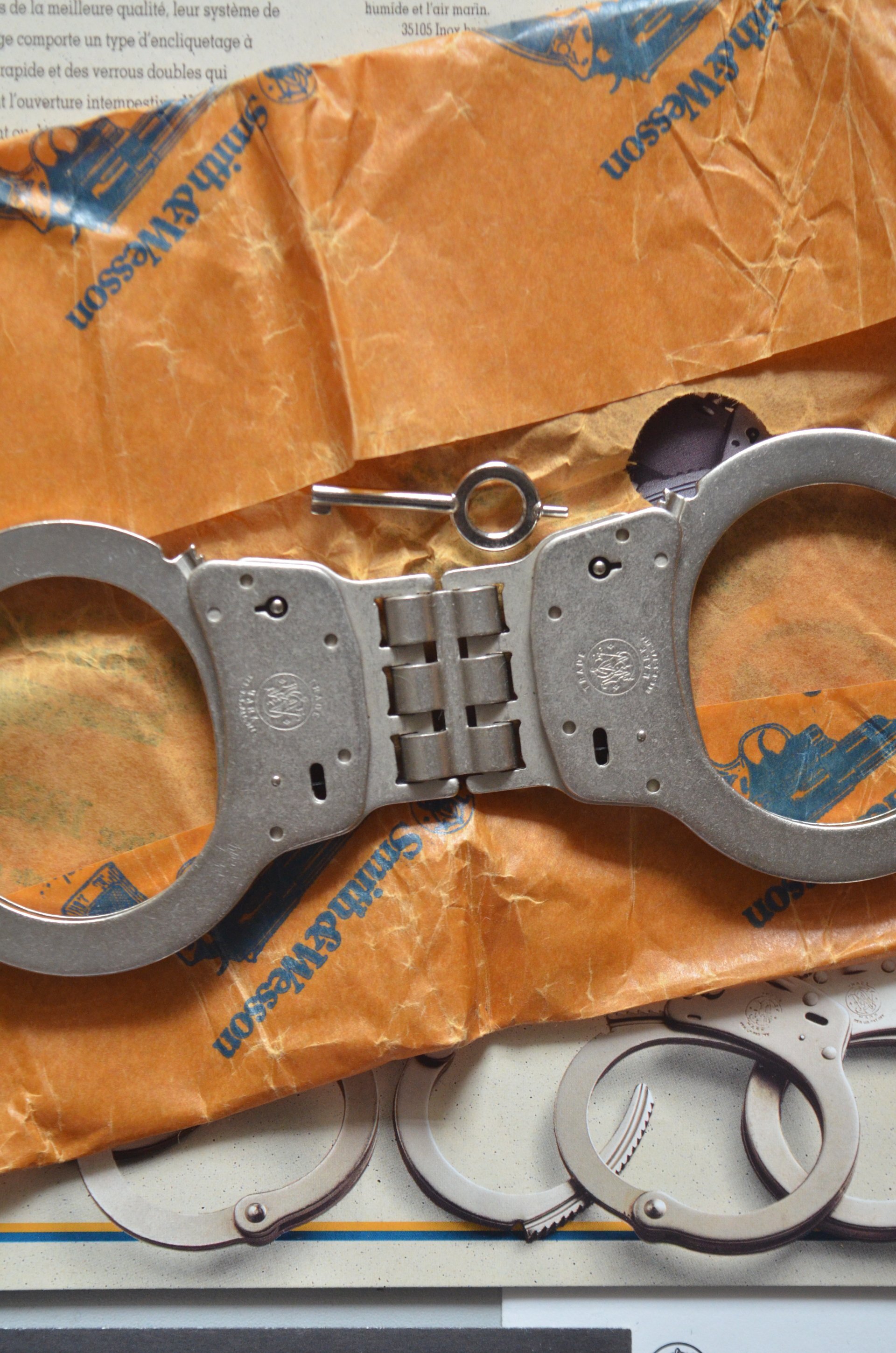 S&W	Handcuffs