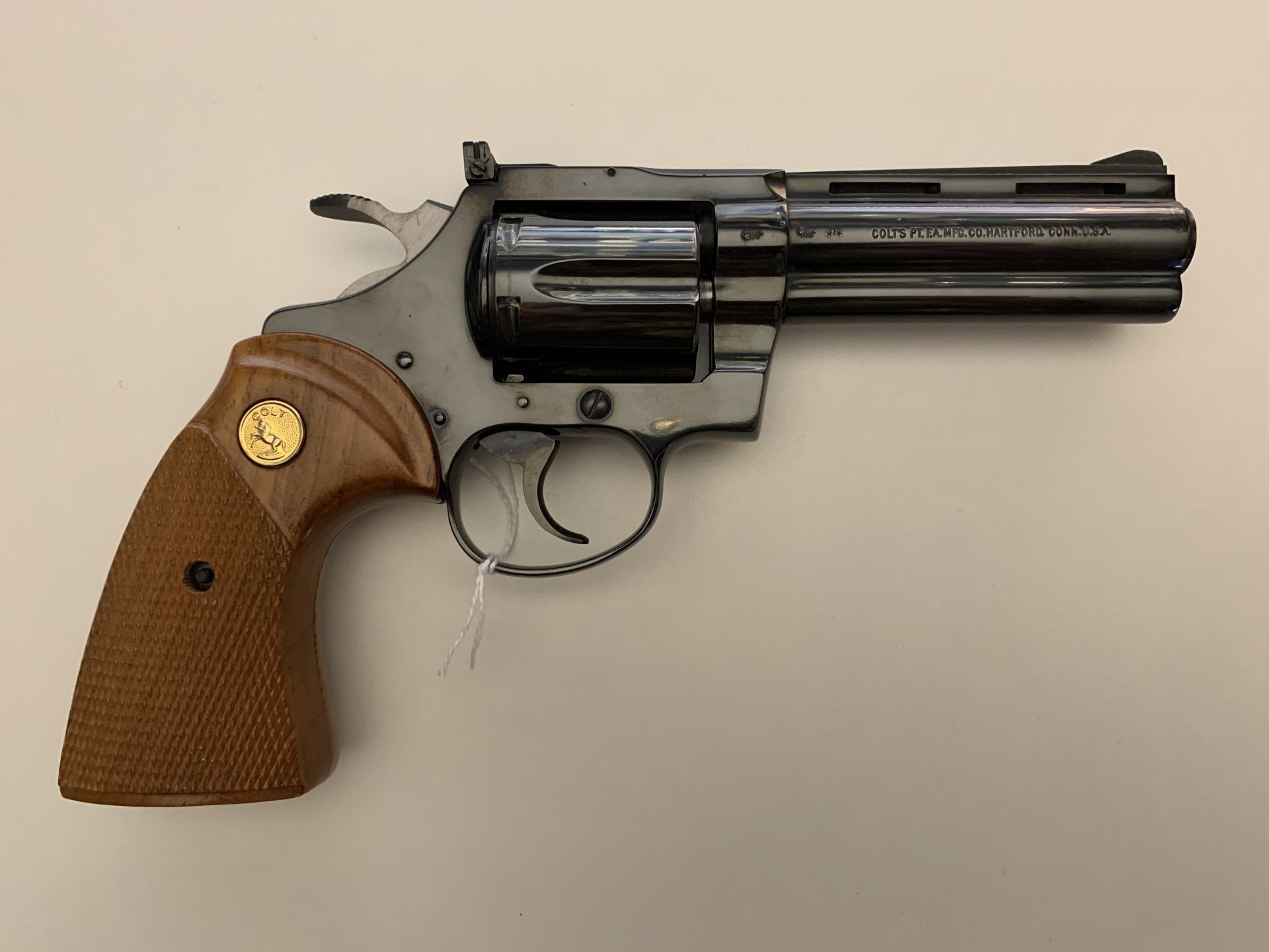 COLT	DIAMONDBACK		22 LR
