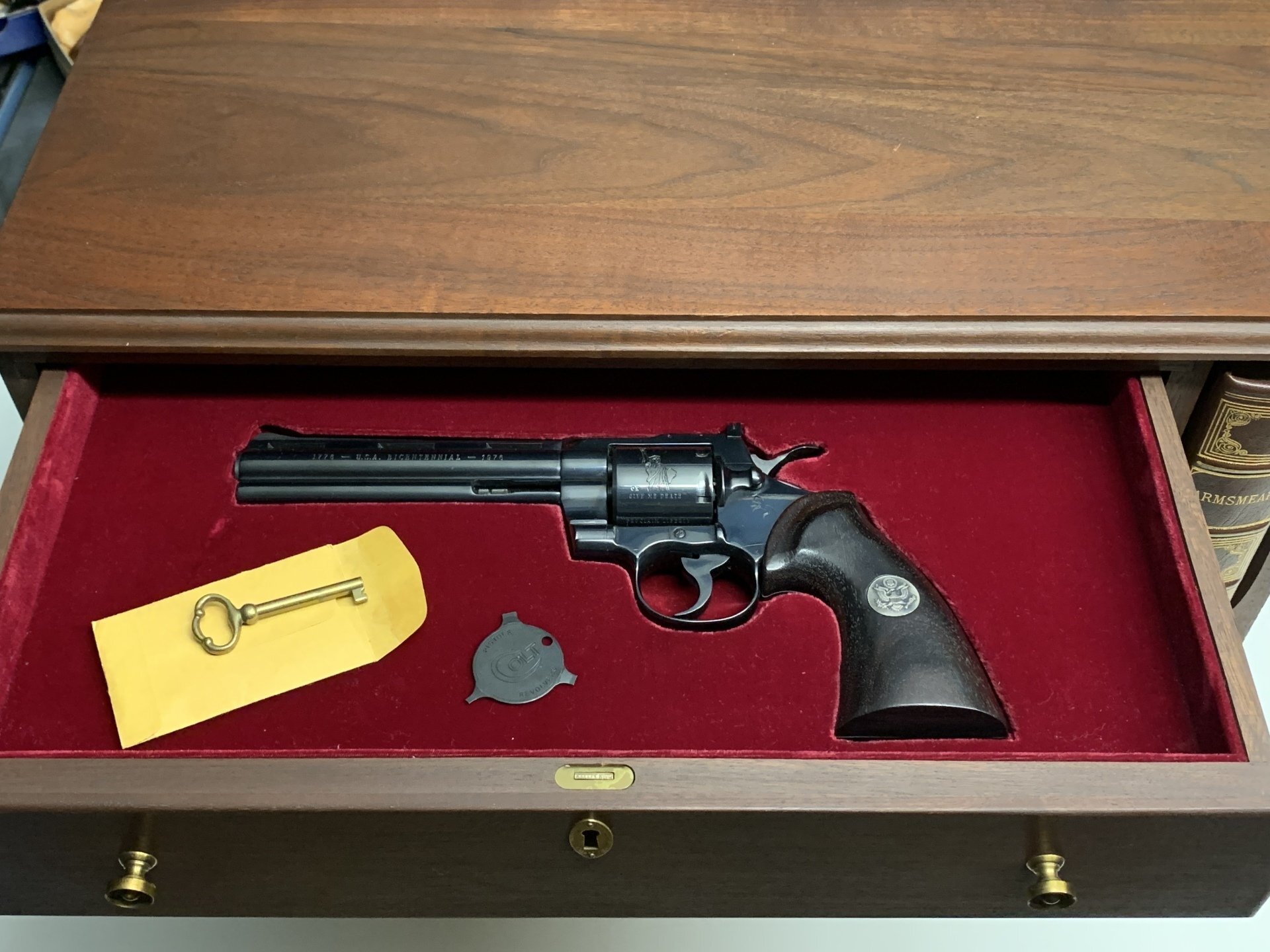 Three Gun Colt 1776 - 1976 U.S.A. Bicentennial Commemorative Set.