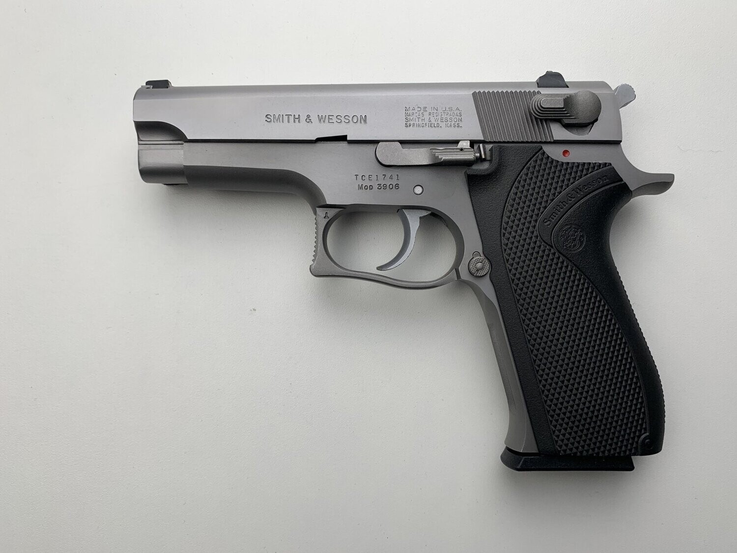 S&W	3906	FULL SIZE DA - SINGLE STACK		3 RD	9 MM