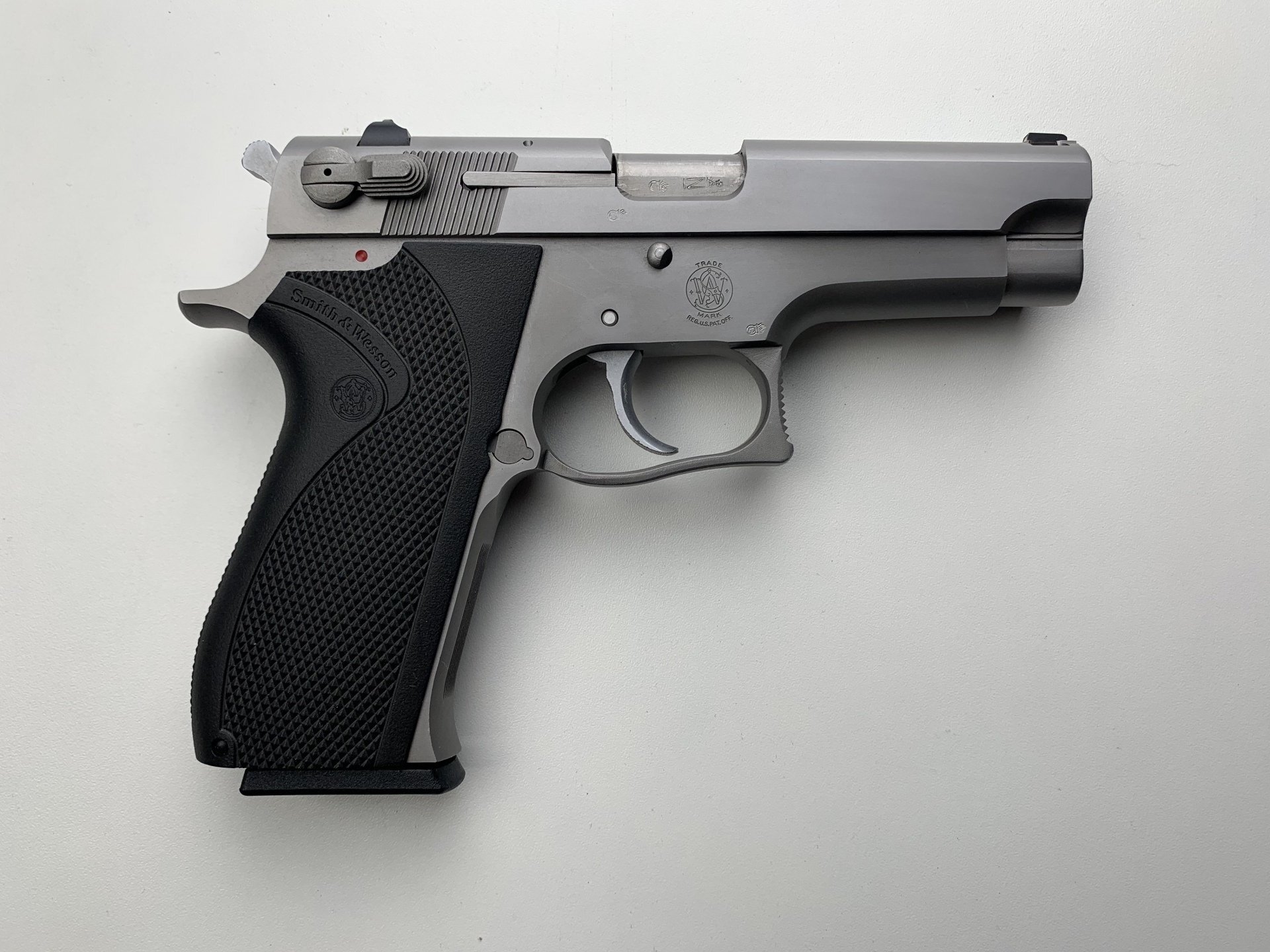 S&W	3906	FULL SIZE DA - SINGLE STACK		3 RD	9 MM