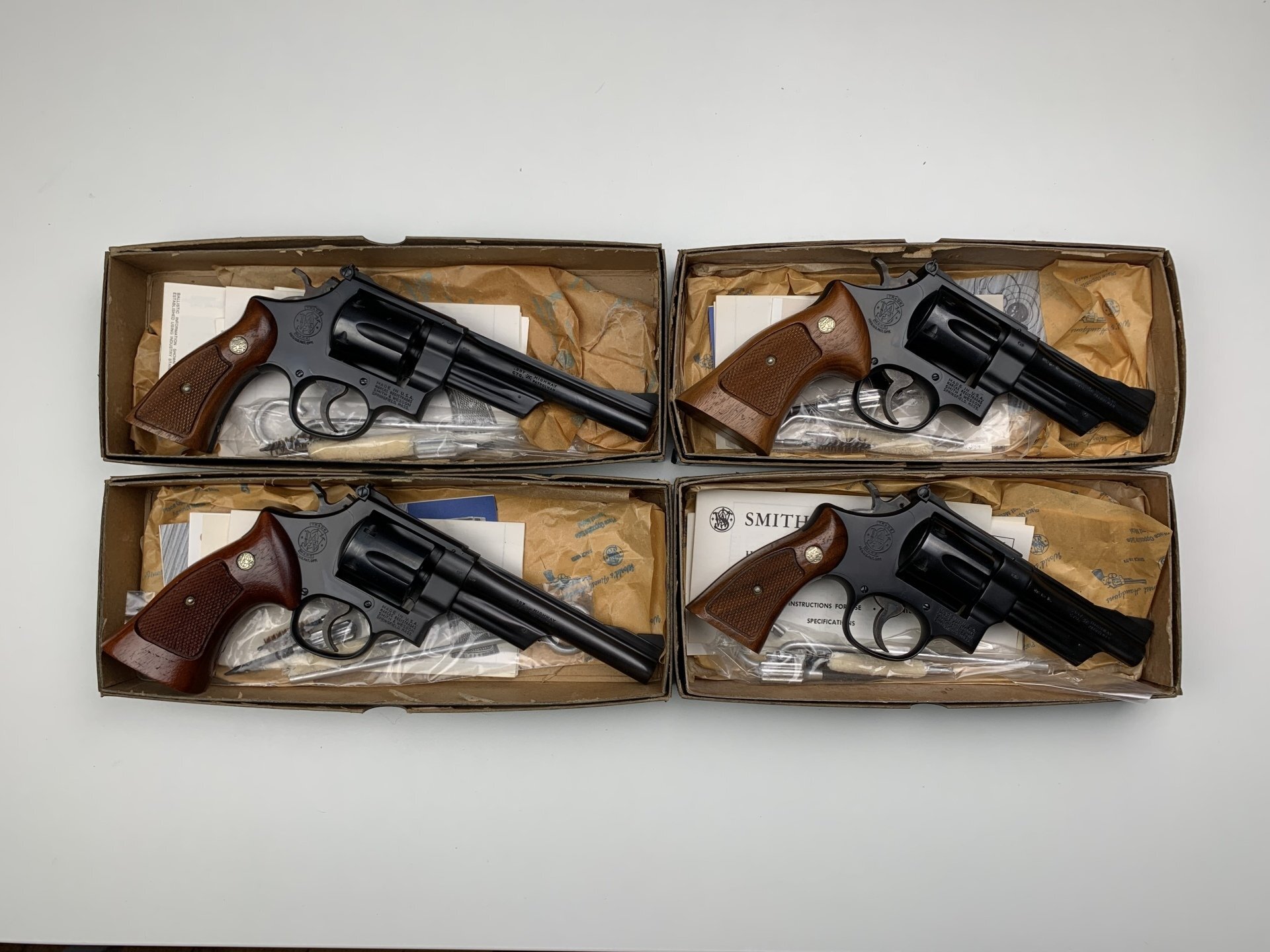 S&W	28	2	HIGHWAY PATROLMAN	N	357 MAG
 COMPLETE SET