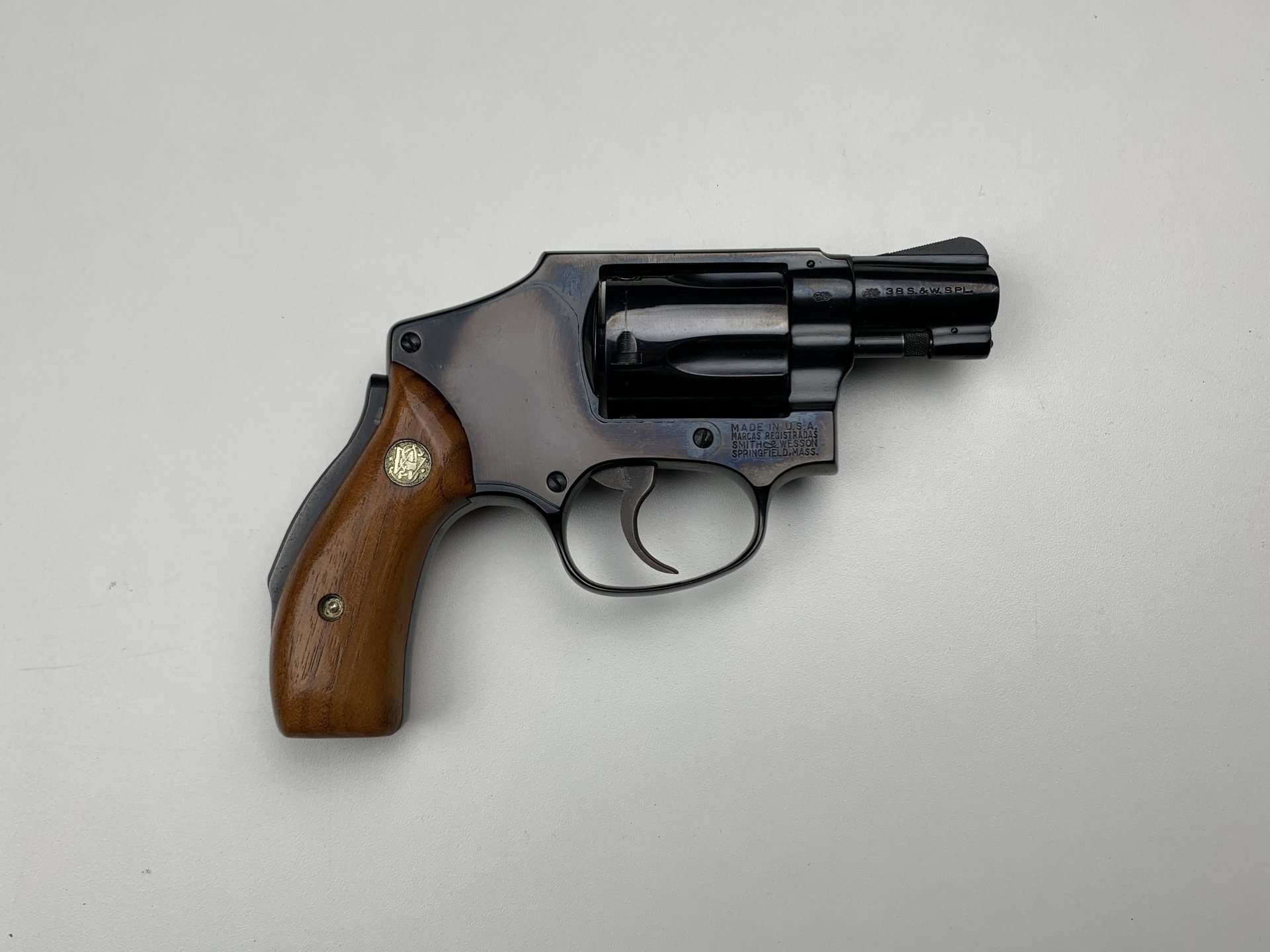 S&W	40		THE CENTENNIAL	J	38 SPL