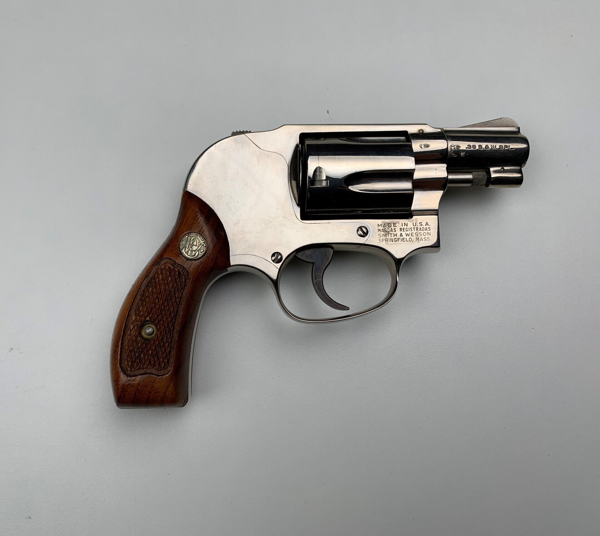 S&W	49		BODYGUARD	J  	38 SPL