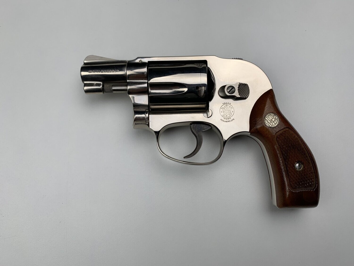 S&W	49		BODYGUARD	J  	38 SPL