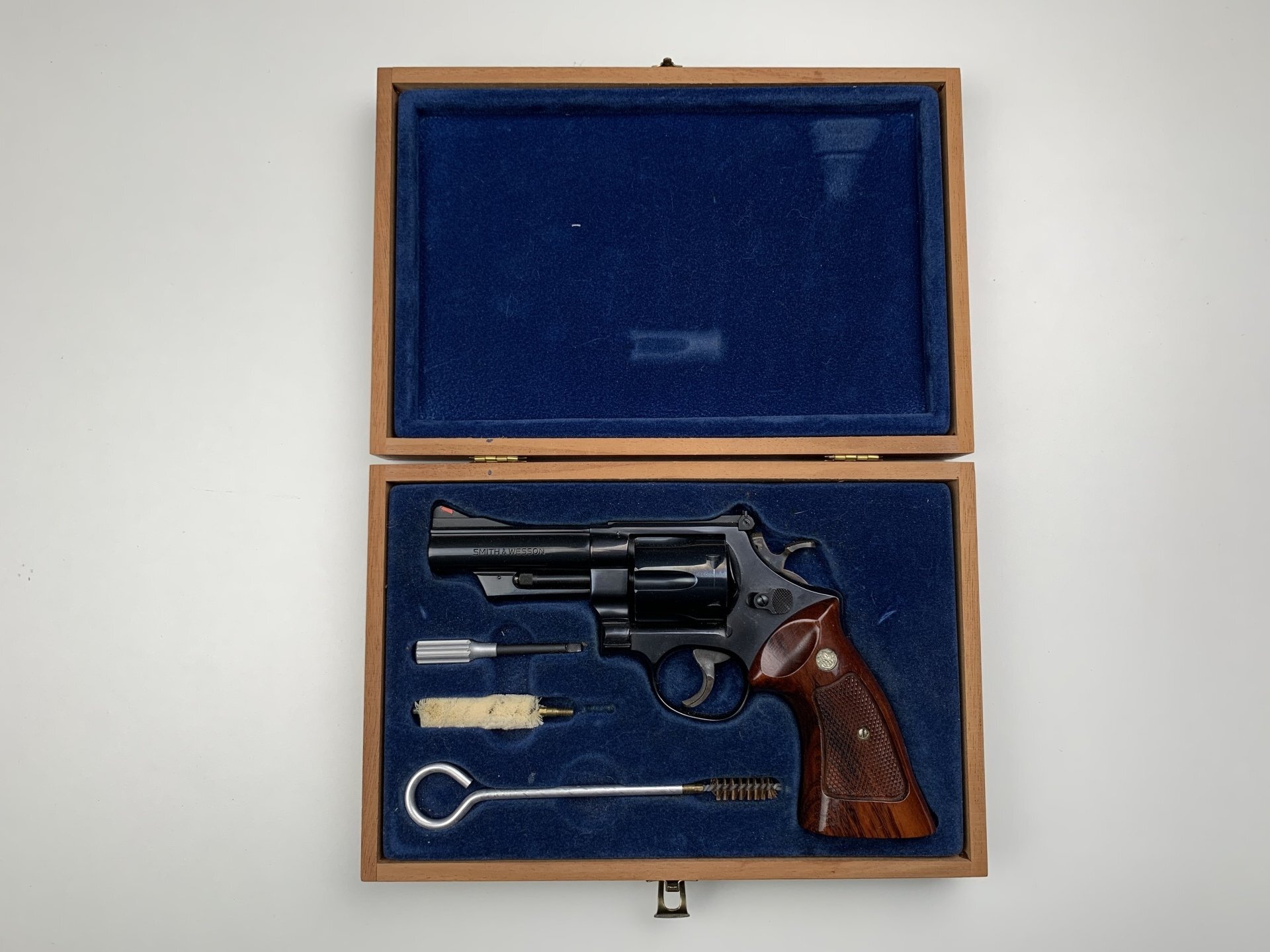 S&W	57		MAGNUM TARGET	N	41 MAG