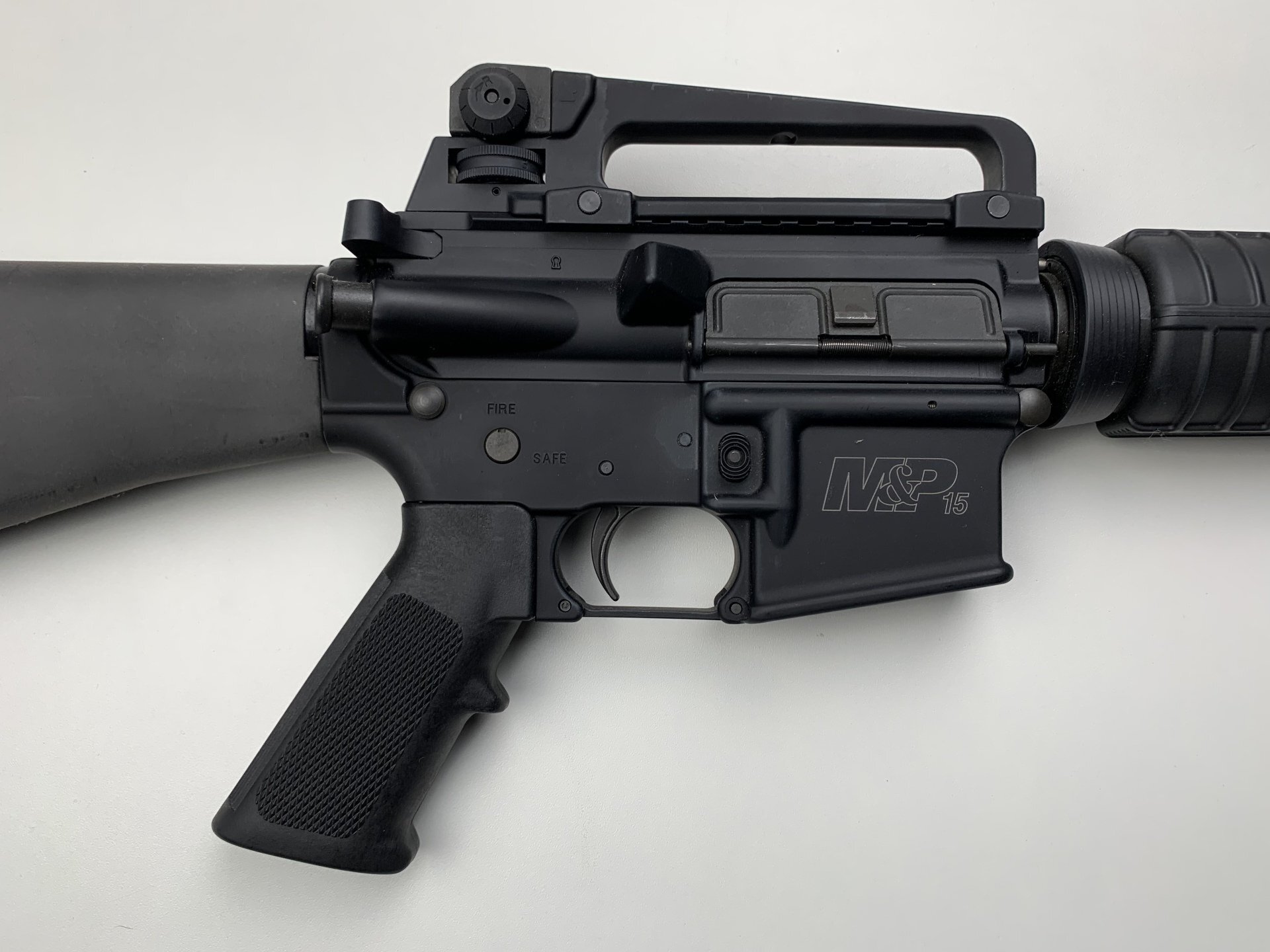 S&W	M&P 15 i	RIFLE ( FIRST EVER S&W M&P 15 IN EU )			223 REM