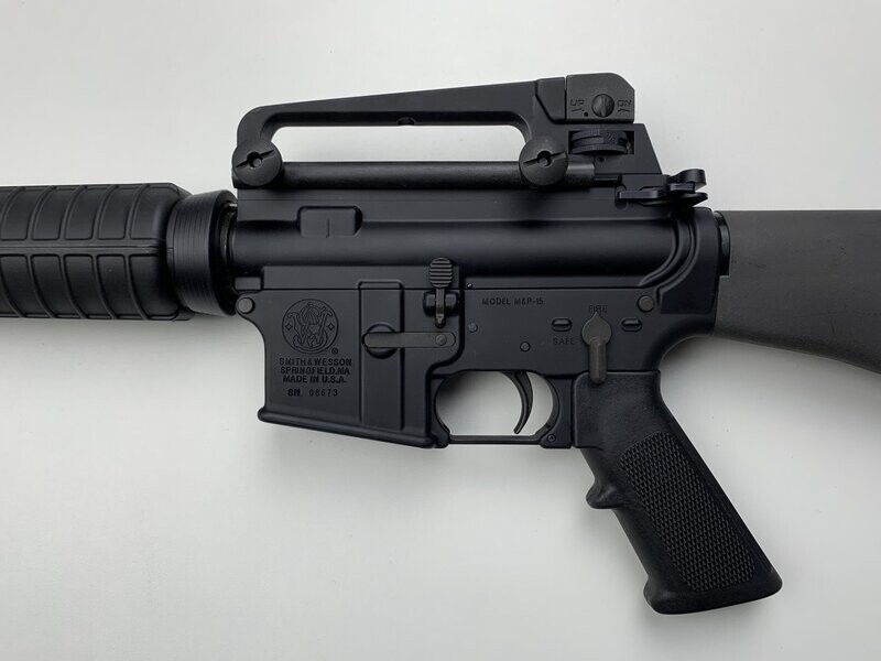 S&W	M&P 15 i	RIFLE ( FIRST EVER S&W M&P 15 IN EU )			223 REM