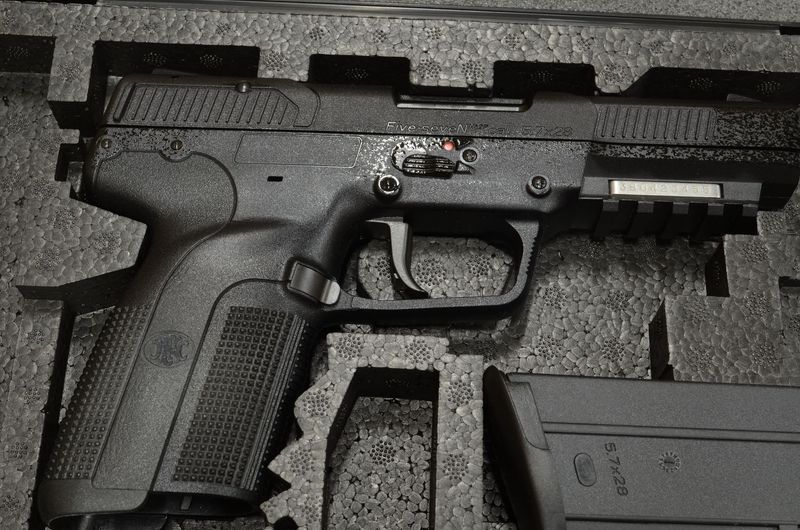 FN HERSTAL Five-seveN 5.7x28mm MKII tactical