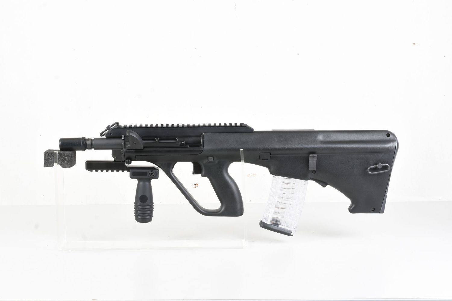 Steyr AUG car 9x19mm SMG