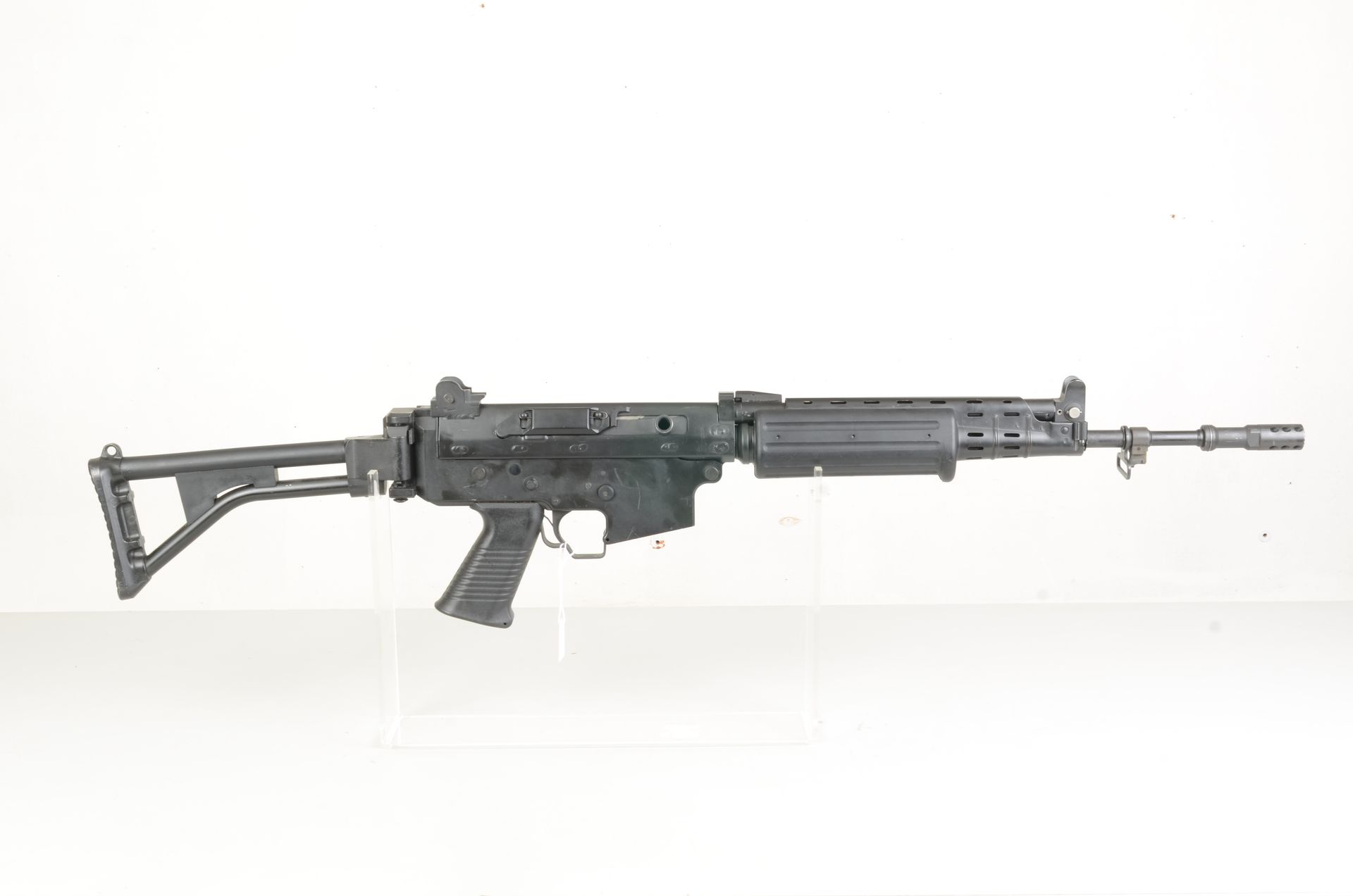 FN HERSTAL FNC ( cold weather version ) 5.56 assault rifle