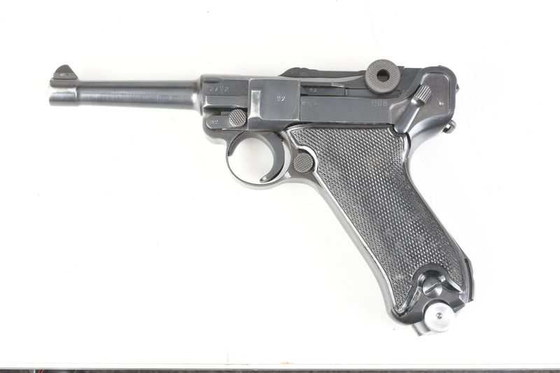 LUGER / MAUSER	P08 BYF42 PORTUGESE CONTRACT + ACC and Portugese holster + extra mag & tools