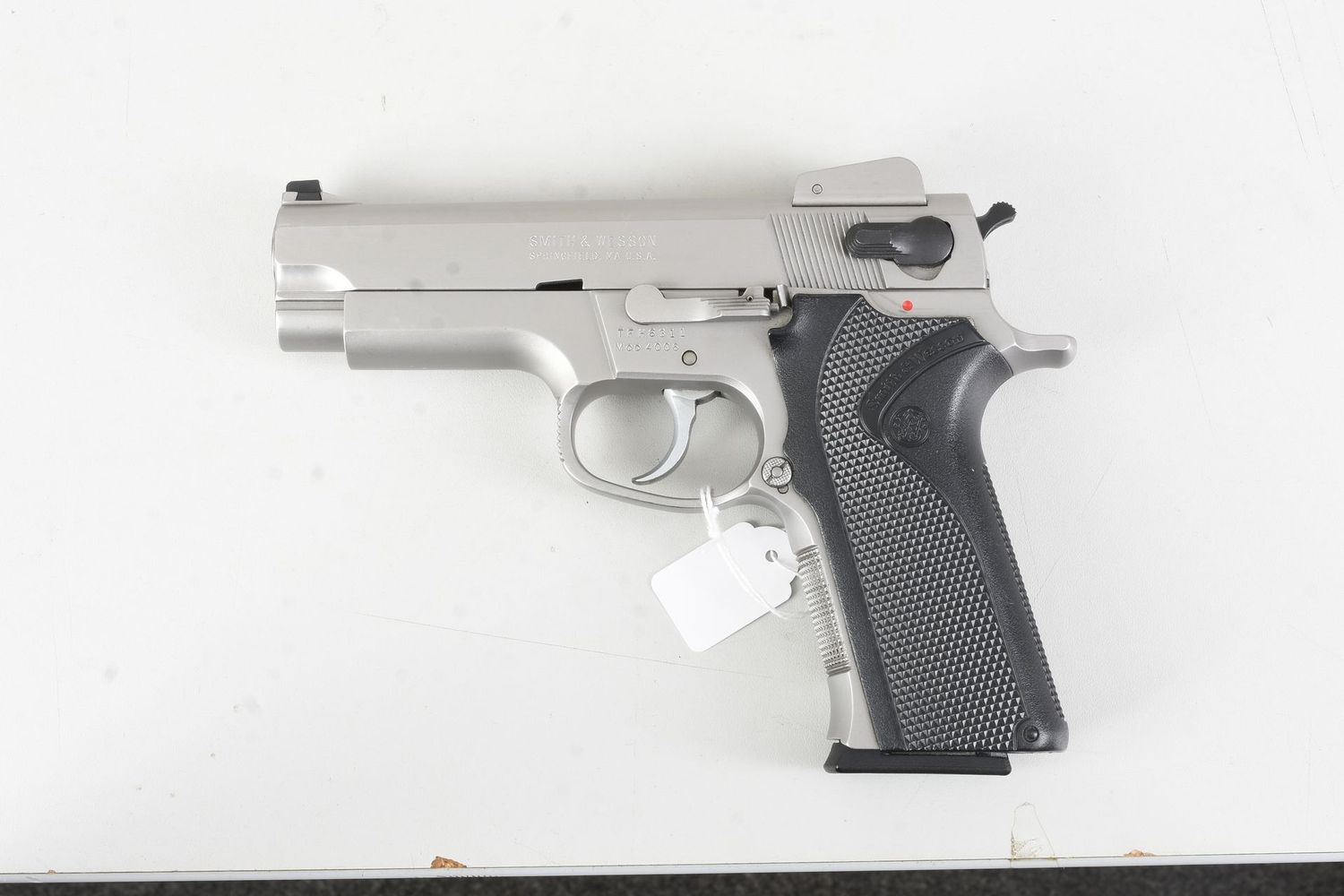 SMITH & WESSON	4006 40 S&W 3RD GEN PISTOL