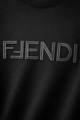 Fendi black designer t shirt embossed logo mens t shirts designer luxury tee shirts men close up