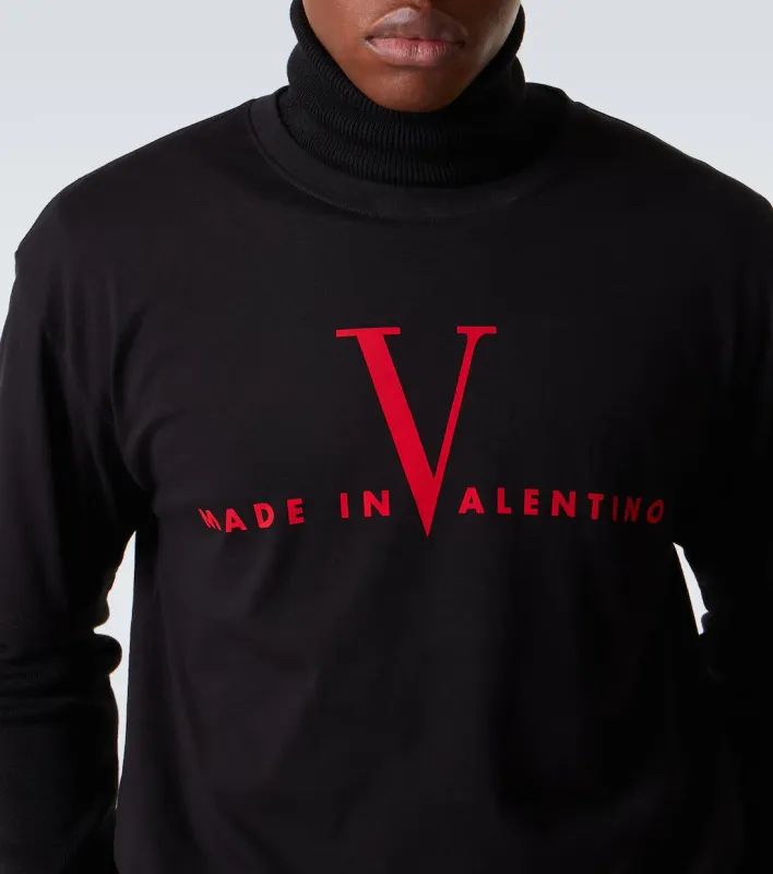 Valentino black men t shirt red V logo close-up detail view
