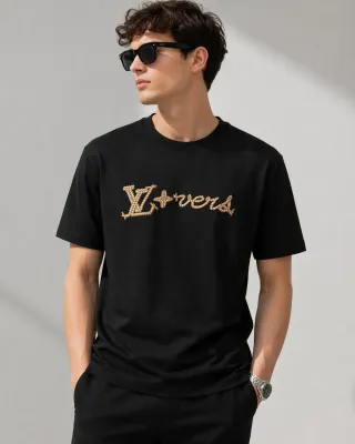 louis vuitton black embroidered logo t shirt men's model front fit view cotton tee