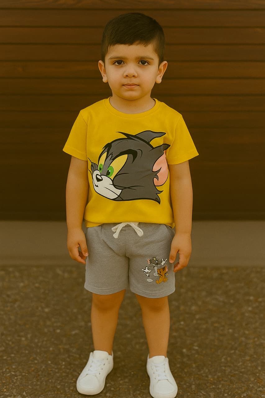 طقم ماركة روعة من ٢ قطع قميص وشوت وكاب اختياري