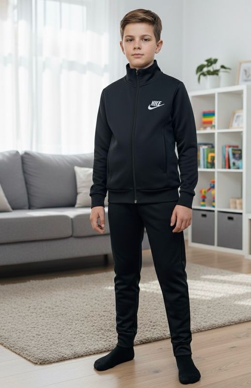 طقم شتوي رياضي   بنطلون وقميص روعة