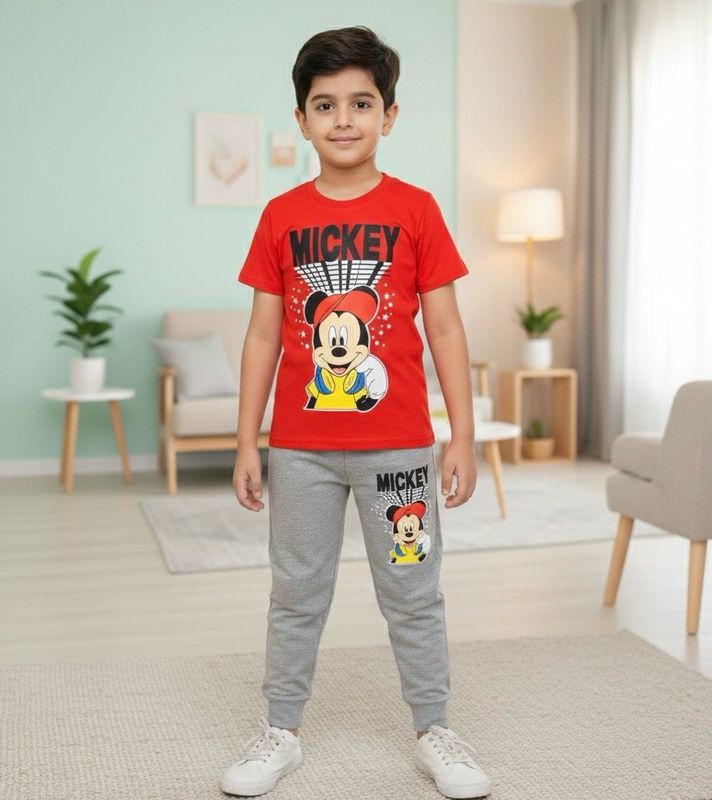 طقم أولاد من قطعتين قميص وبنطلون 