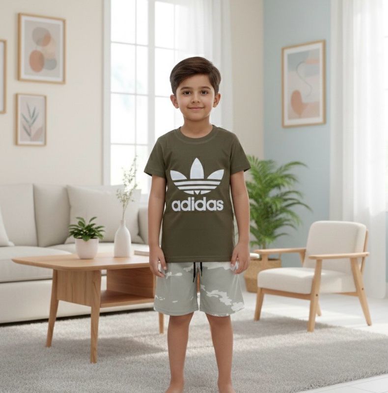 طقم اولاد جميل من قطعتين شوت وقميص