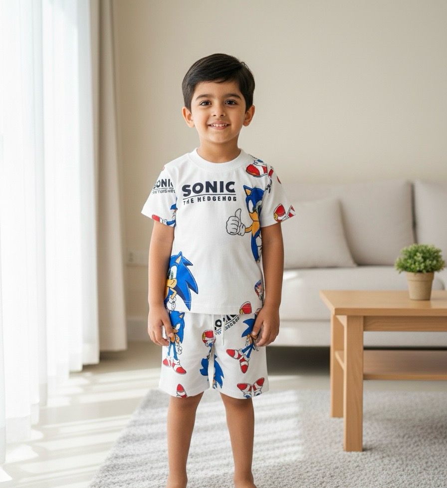 طقم أولاد من قطعتين  . قميص وشورت