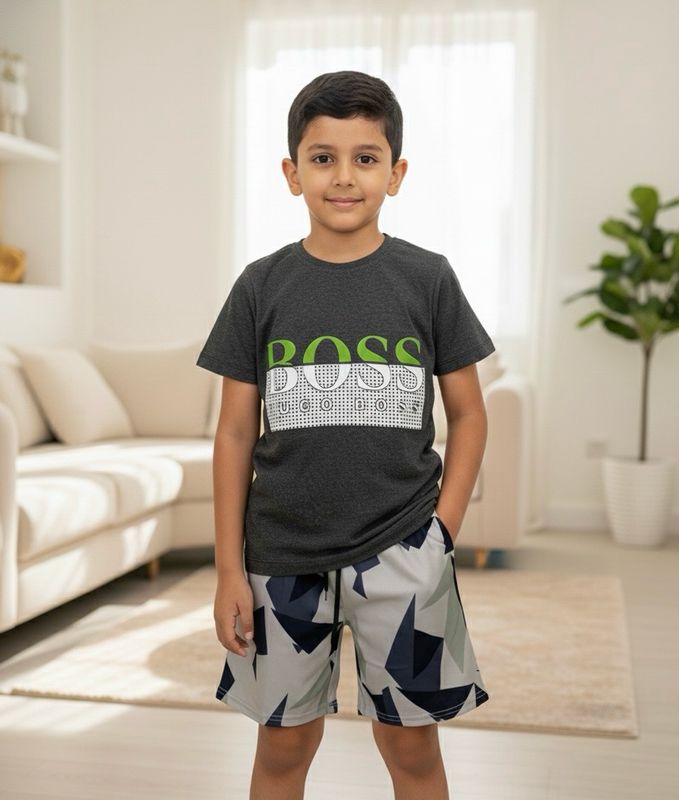 طقم اولاد جميل من قطعتين شوت وقميص