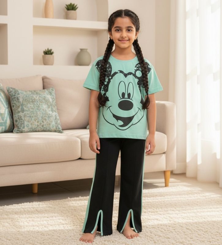 طقم بنات روعة من قطعتين  بنطلون وقميص روعة