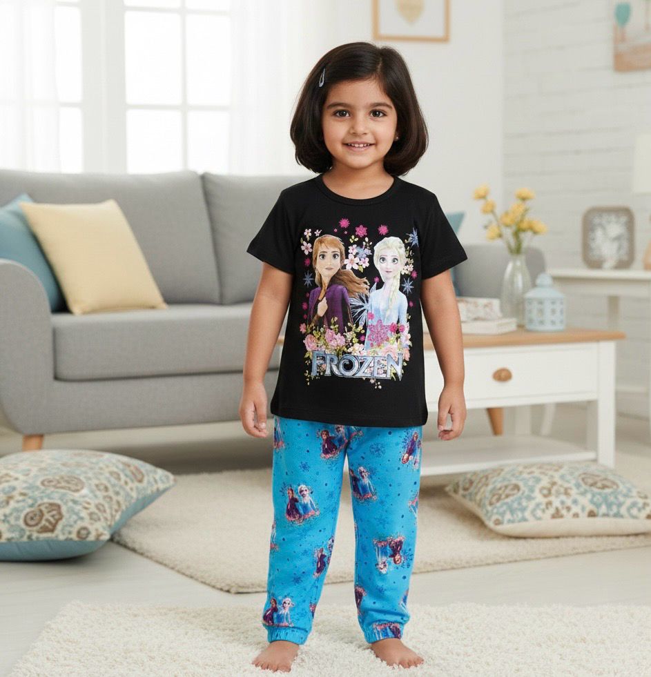 طقم بنات رووعة من قطعتين ماركة