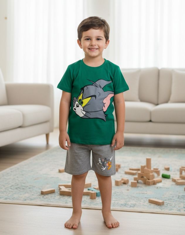 طقم ماركة روعة من ٢ قطع قميص وشوت وكاب اختياري