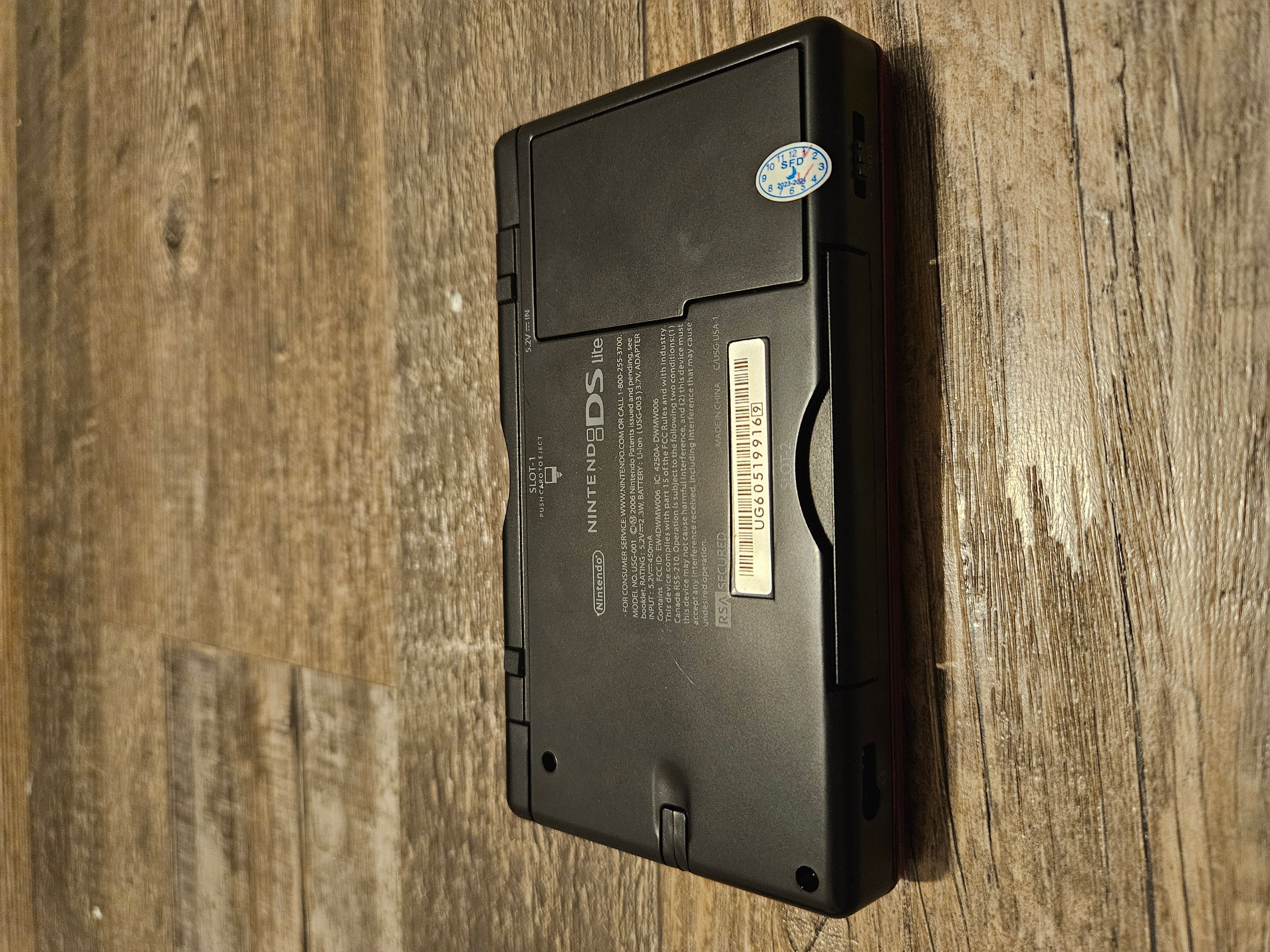 Nintendo DS Lite Console 17
